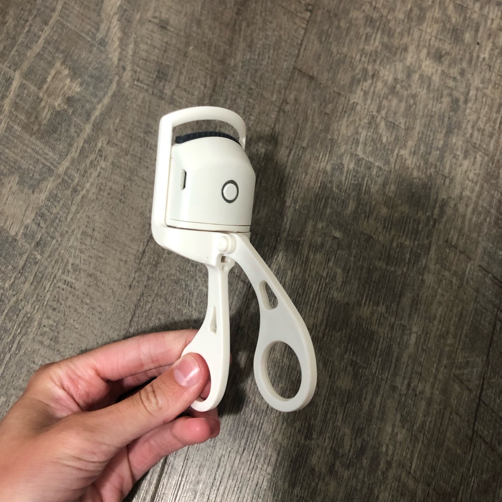 Heat White Eyelash Curler